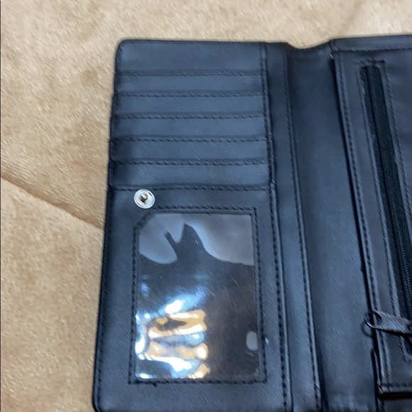 Kenneth Cole Reaction Black Wallet - Picture 5 of 8